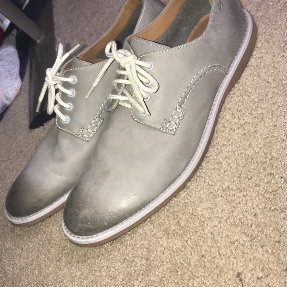 Casual dress shoes
